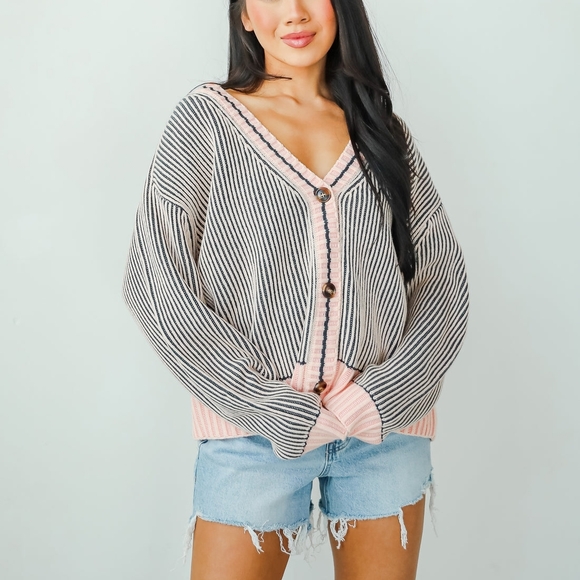 Chic Striped Cardigan in Pink and Black - Picture 5 of 11